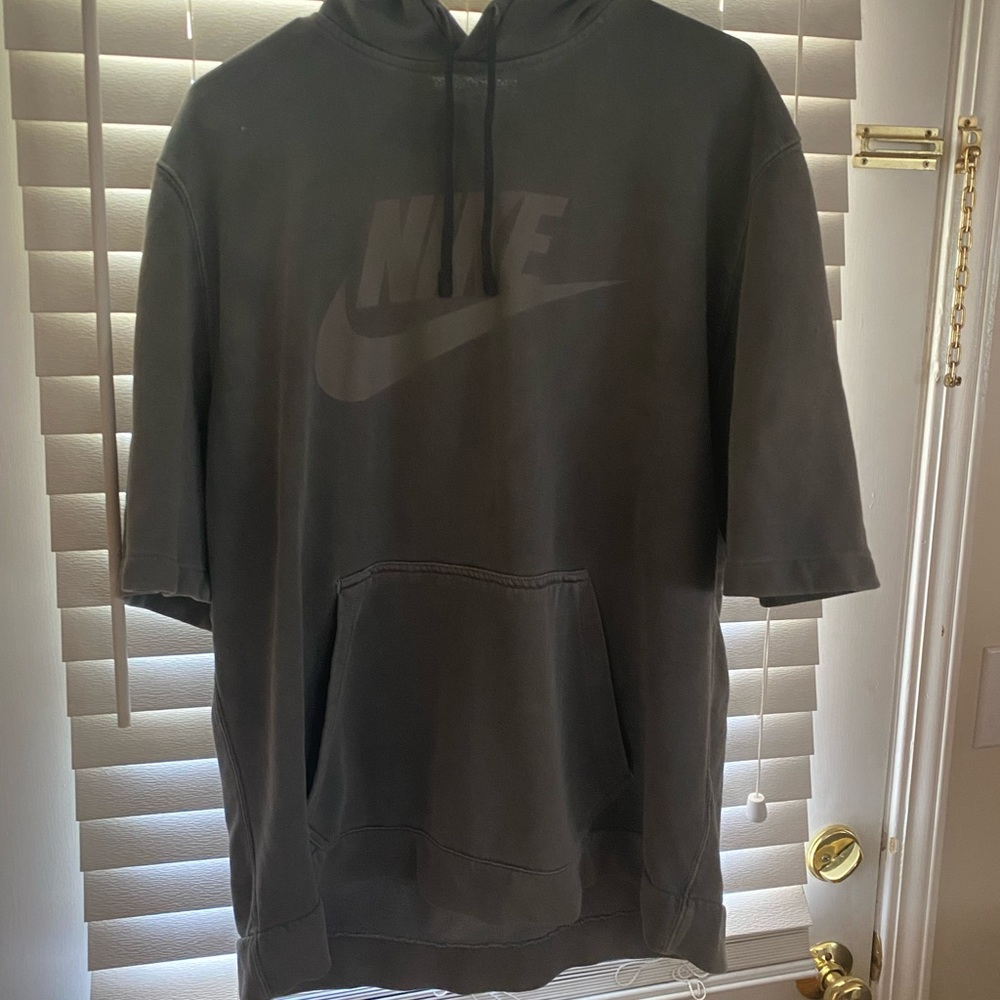 grey short sleeve hoodie